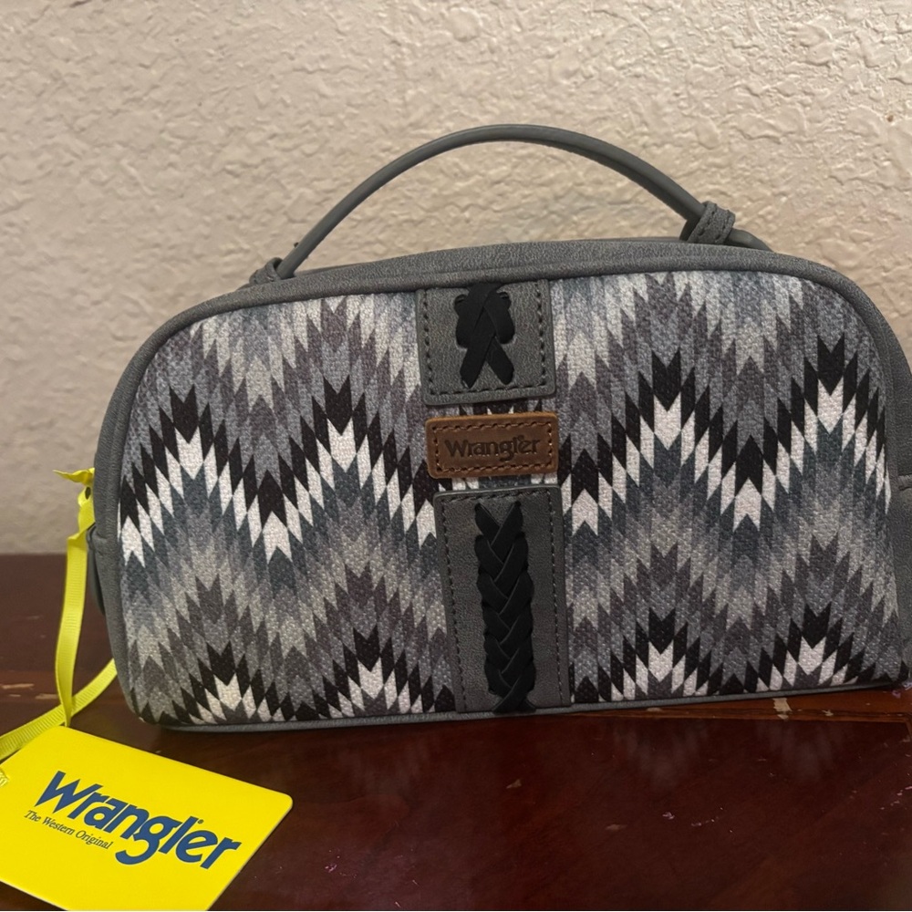 Wrangler Textured Gray Pocket Handbag